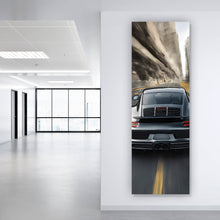 Lade das Bild in den Galerie-Viewer, Aluminiumbild gebürstet Sportwagen in voller Fahrt Modern Art Panorama Hoch
