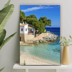 Aluminiumbild gebürstet Strandhaus am Meer Mallorca Hochformat