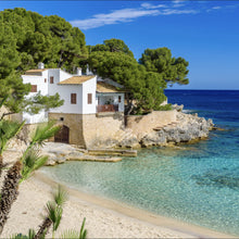 Lade das Bild in den Galerie-Viewer, Acrylglasbild Strandhaus am Meer Mallorca Quadrat
