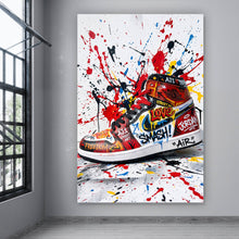Lade das Bild in den Galerie-Viewer, Leinwandbild Street Art Sneaker mit auffälligem Graffiti Hochformat
