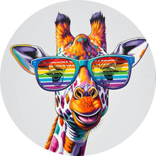 Lade das Bild in den Galerie-Viewer, Aluminiumbild Stylische Giraffe mit moderner Sonnenbrille Kreis
