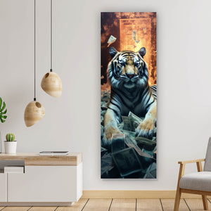 Poster Tiger schwimmt in Geldscheinen Panorama Hoch