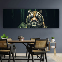 Lade das Bild in den Galerie-Viewer, Aluminiumbild gebürstet Tiger thront auf Geldscheinen Panorama
