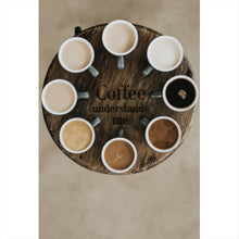 Lade das Bild in den Galerie-Viewer, Leinwandbild Verschiedene Kaffeesorten auf einem Tablett serviert Hochformat
