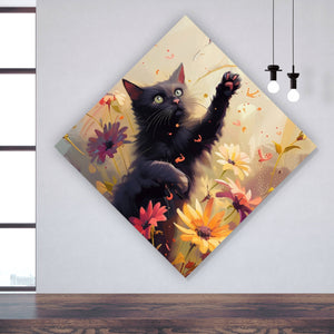 Poster Verspielte Katze zwischen Blumen Raute