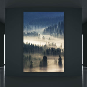 Aluminiumbild Wald im Nebel Hochformat
