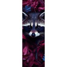 Lade das Bild in den Galerie-Viewer, Leinwandbild Waschbär zwischen Blättern Panorama Hoch
