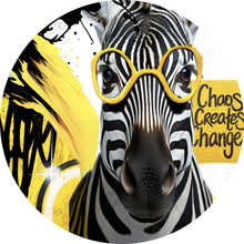 Lade das Bild in den Galerie-Viewer, Aluminiumbild gebürstet Zebra mit Brille umgeben von Farbspritzern Kreis
