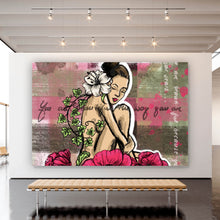Lade das Bild in den Galerie-Viewer, Spannrahmenbild Abstrakte Schönheit auf Blüten Querformat

