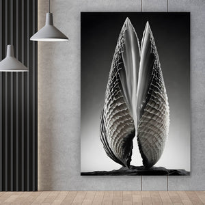 Aluminiumbild Abstrakte Skulptur geöffnete Muschel Hochformat