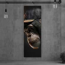 Lade das Bild in den Galerie-Viewer, Aluminiumbild gebürstet Affe mit Kappe Digital Art Panorama Hoch

