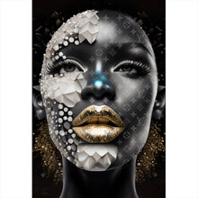 Lade das Bild in den Galerie-Viewer, Aluminiumbild Afrikanische Frau mit Gold Hochformat
