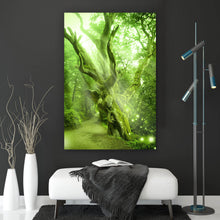 Lade das Bild in den Galerie-Viewer, Spannrahmenbild Alter Baum Hochformat
