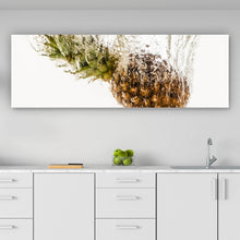 Lade das Bild in den Galerie-Viewer, Leinwandbild Ananas im Wasser Panorama
