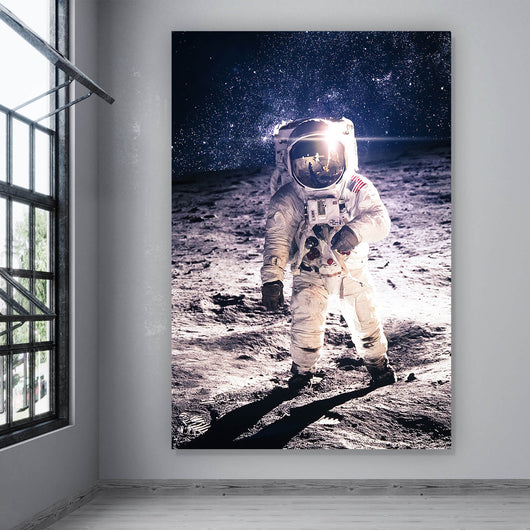 Poster Astronaut beim Weltraumspaziergang Hochformat