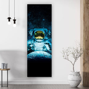 Spannrahmenbild Astronaut in der Galaxie Panorama Hoch
