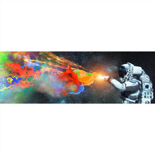 Lade das Bild in den Galerie-Viewer, Aluminiumbild gebürstet Astronaut schießt Regenbogen Panorama
