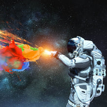 Lade das Bild in den Galerie-Viewer, Aluminiumbild gebürstet Astronaut schießt Regenbogen Quadrat
