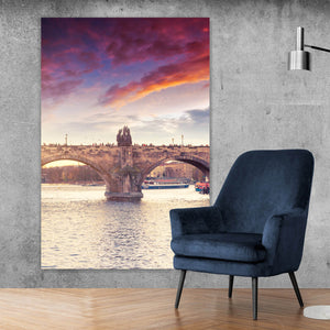 Spannrahmenbild Atemberaubende Karlsbrücke in Prag Hochformat