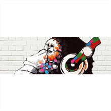 Lade das Bild in den Galerie-Viewer, Aluminiumbild Banksy - DJ Monkey Panorama
