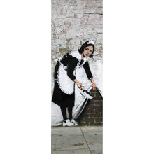 Lade das Bild in den Galerie-Viewer, Aluminiumbild Banksy - Hausfrau Panorama Hoch
