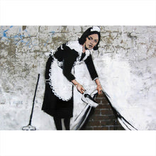 Lade das Bild in den Galerie-Viewer, Aluminiumbild Banksy - Hausfrau Querformat
