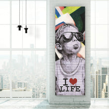 Lade das Bild in den Galerie-Viewer, Aluminiumbild gebürstet Banksy - Junge i love life Panorama Hoch
