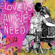 Lade das Bild in den Galerie-Viewer, Aluminiumbild gebürstet Banksy - Love is all we need Quadrat
