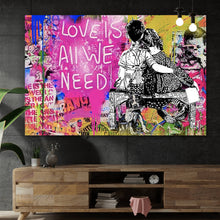 Lade das Bild in den Galerie-Viewer, Aluminiumbild gebürstet Banksy - Love is all we need Querformat
