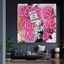 Lade das Bild in den Galerie-Viewer, Leinwandbild Banksy - Love is the answer No.2 Quadrat
