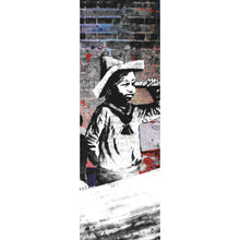 Lade das Bild in den Galerie-Viewer, Aluminiumbild gebürstet Banksy - We&#39;re all in the same boat Panorama Hoch
