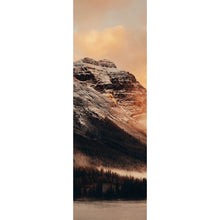 Lade das Bild in den Galerie-Viewer, Aluminiumbild gebürstet Berglandschaft bei Sonnenaufgang Panorama Hoch
