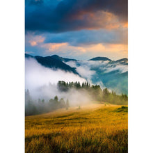 Lade das Bild in den Galerie-Viewer, Leinwandbild Berglandschaft im Nebel Hochformat

