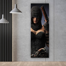 Lade das Bild in den Galerie-Viewer, Poster Bewaffnete Frau Panorama Hoch
