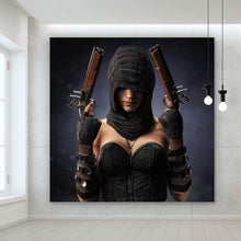 Lade das Bild in den Galerie-Viewer, Leinwandbild Bewaffnete Frau Quadrat

