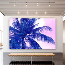Lade das Bild in den Galerie-Viewer, Acrylglasbild Blaue Palme mit Rosa Himmel Querformat
