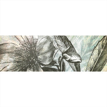 Lade das Bild in den Galerie-Viewer, Aluminiumbild gebürstet Blüte in grau Tönen Panorama
