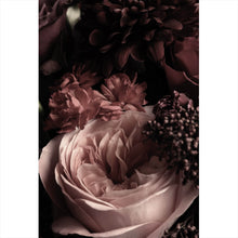 Lade das Bild in den Galerie-Viewer, Poster Vintage Blumen No.2 Hochformat
