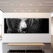 Lade das Bild in den Galerie-Viewer, Aluminiumbild Braunbär Schwarz Weiß Panorama
