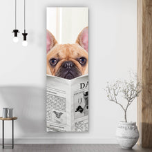 Lade das Bild in den Galerie-Viewer, Aluminiumbild gebürstet Bulldogge auf Toilette Panorama Hoch
