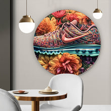 Lade das Bild in den Galerie-Viewer, Aluminiumbild gebürstet Bunter Sneaker in Blumenbett Kreis
