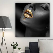 Lade das Bild in den Galerie-Viewer, Aluminiumbild gebürstet Chrome Lippen Gold Quadrat
