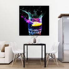Lade das Bild in den Galerie-Viewer, Leinwandbild Colourful Drink Quadrat
