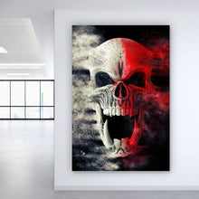 Lade das Bild in den Galerie-Viewer, Poster Dämonenschädel zerfällt in Staub Hochformat
