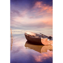 Lade das Bild in den Galerie-Viewer, Aluminiumbild Einsames Boot bei Sonnenuntergang Hochformat
