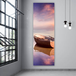 Aluminiumbild Einsames Boot bei Sonnenuntergang Panorama Hoch
