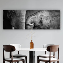 Lade das Bild in den Galerie-Viewer, Leinwandbild Elefanten Liebe Panorama
