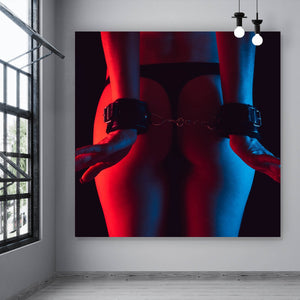 Aluminiumbild gebürstet Erotische Frau in Handschellen No.2 Quadrat