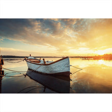 Lade das Bild in den Galerie-Viewer, Aluminiumbild gebürstet Fischerboot bei Sonnenaufgang Querformat

