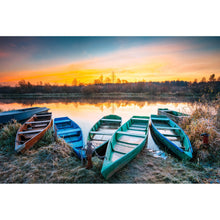 Lade das Bild in den Galerie-Viewer, Leinwandbild Fischerboote an einem Herbstmorgen Querformat
